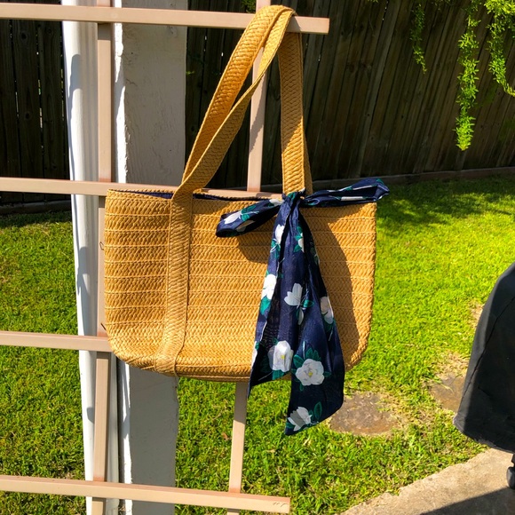 Draper James Handbags - Draper James Woven Basket Bag